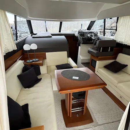 Private Yacht Botel Antibes