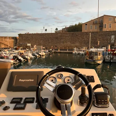 Private Yacht ספינת מלון